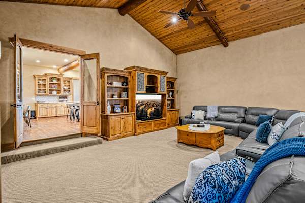 Abode at Trail Creek Canyon, ranch estate, views, hot tub, games