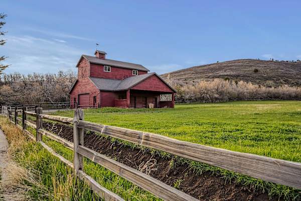 Abode at Trail Creek Canyon, ranch estate, views, hot tub, games