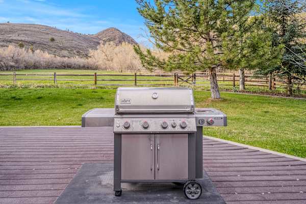 Abode at Trail Creek Canyon, ranch estate, views, hot tub, games