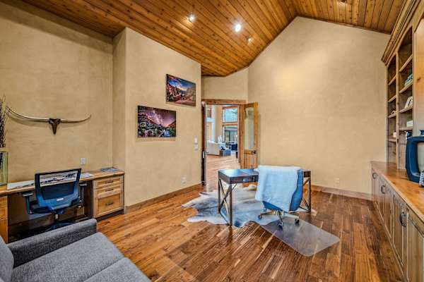 Abode at Trail Creek Canyon, ranch estate, views, hot tub, games