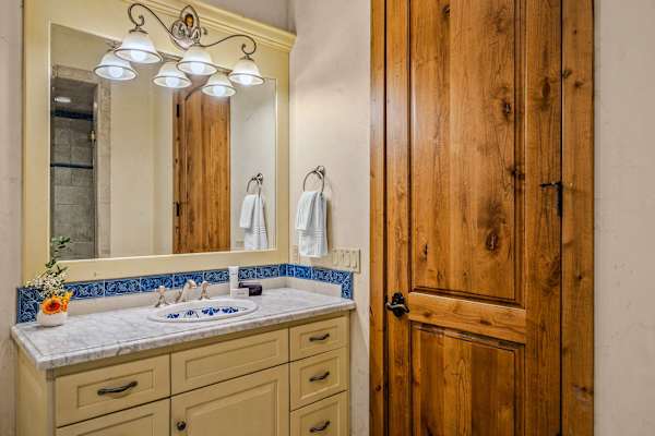Abode at Trail Creek Canyon, ranch estate, views, hot tub, games