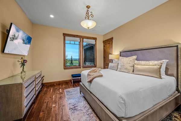 Abode at Trail Creek Canyon, ranch estate, views, hot tub, games