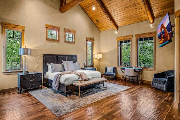Abode at Trail Creek Canyon, ranch estate, views, hot tub, games
