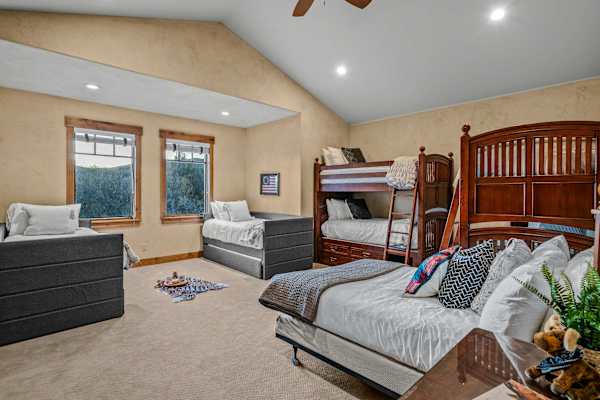 Abode at Trail Creek Canyon, ranch estate, views, hot tub, games