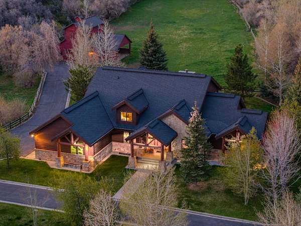 Abode at Trail Creek Canyon, ranch estate, views, hot tub, games