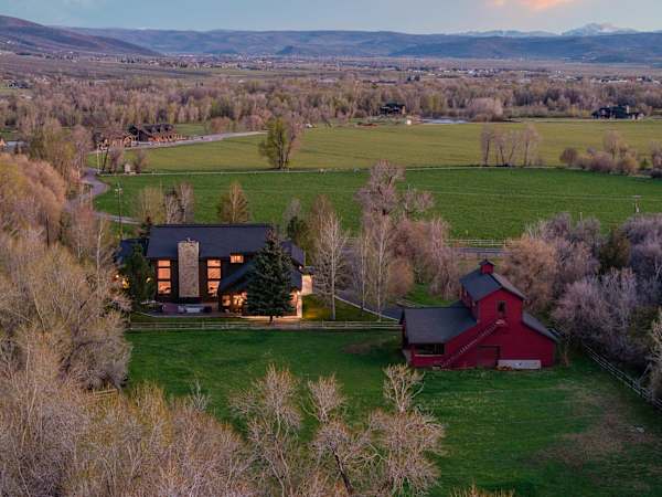 Abode at Trail Creek Canyon, ranch estate, views, hot tub, games
