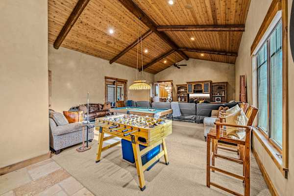 Abode at Trail Creek Canyon, ranch estate, views, hot tub, games