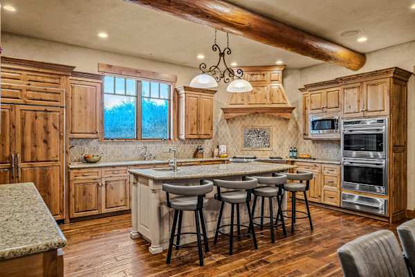 Abode at Trail Creek Canyon, ranch estate, views, hot tub, games