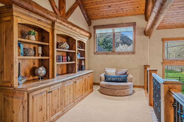 Abode at Trail Creek Canyon, ranch estate, views, hot tub, games