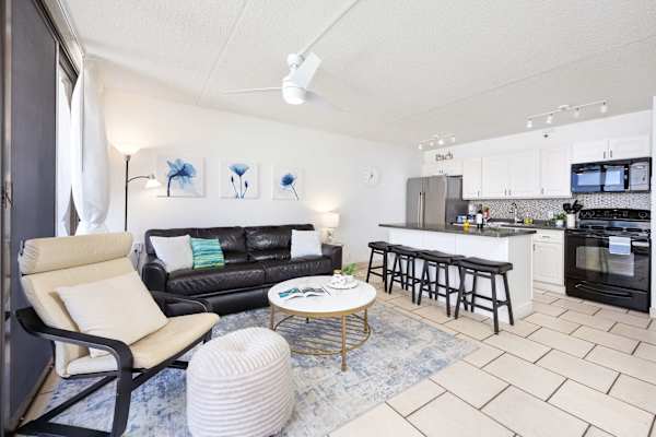 Stay in this cozy condo with a sleeper sofa, dining area for 4, and a fully equipped kitchen!