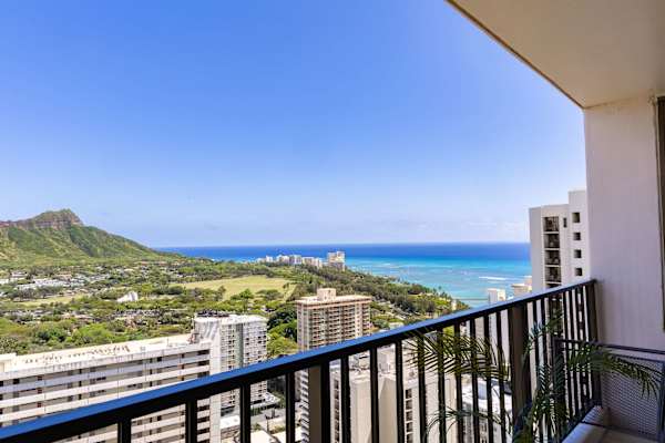 Enjoy the beautiful ocean and Diamond Head mountain view from your balcony!