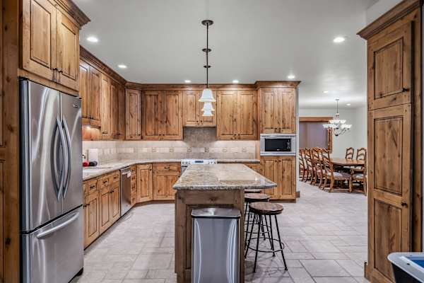 Abode at Trail Creek Canyon, ranch estate, views, hot tub, games