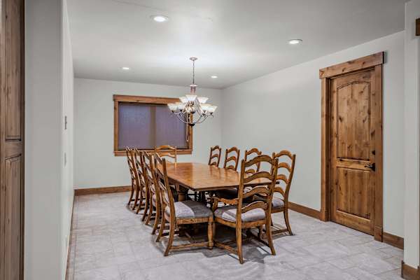 Abode at Trail Creek Canyon, ranch estate, views, hot tub, games