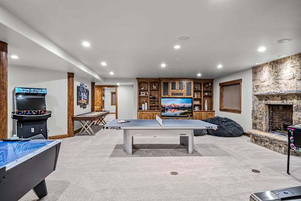 Abode at Trail Creek Canyon, ranch estate, views, hot tub, games