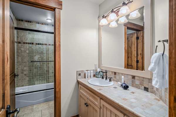 Abode at Trail Creek Canyon, ranch estate, views, hot tub, games
