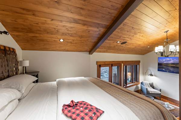 Abode at Riverbend Ranch, outdoor living, estate
