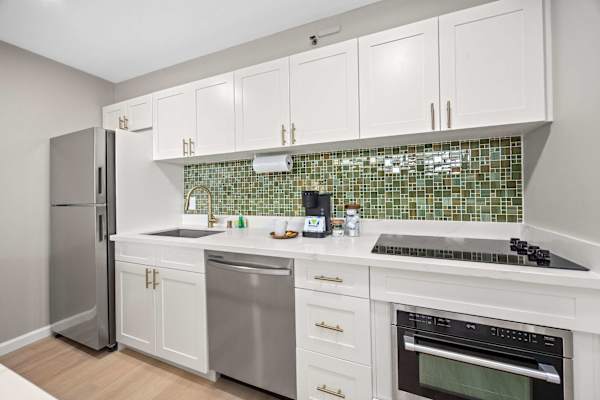 Full equipped kitchen with dishwasher