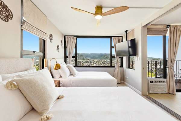 Have restful nights in your bedroom with 2 queen beds plus a 50" smart TV to enjoy your favorite shows while on your bed.