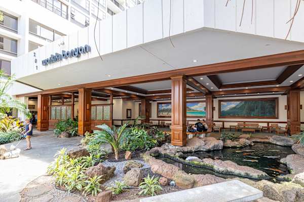 Welcome to Waikiki Banyan