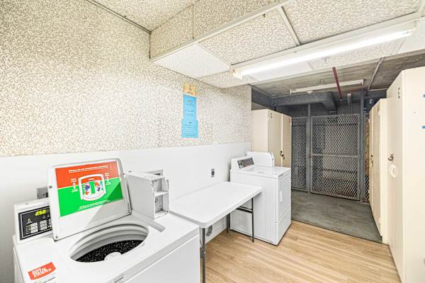 Laundry rooms on every floor (WASH-connect/WASH-card)