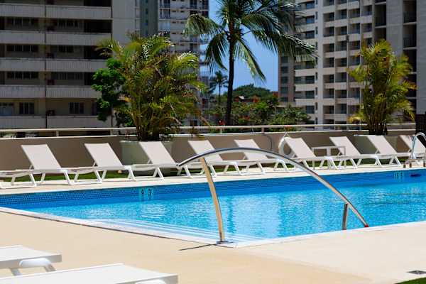 Have a refreshing dip in Waikiki Banyan's outdoor pool!