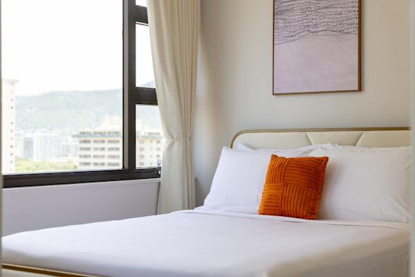 Bedroom details