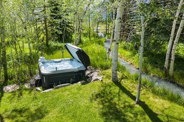 Abode at Teton Game, sweeping estate with 3 cabins, private hot tub