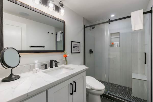 Abode at Solstice Suite, ski shuttle, hot tub, Teton Village