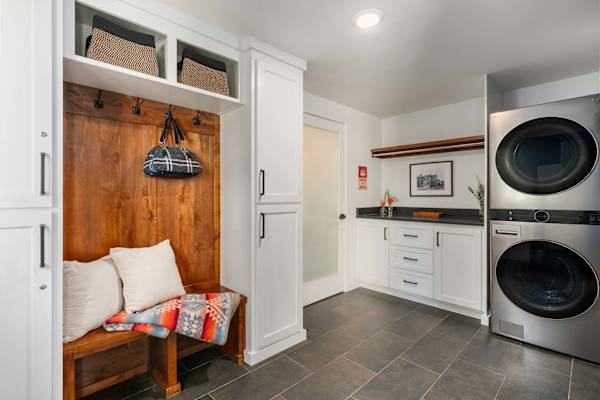 Abode at Solstice Suite, ski shuttle, hot tub, Teton Village