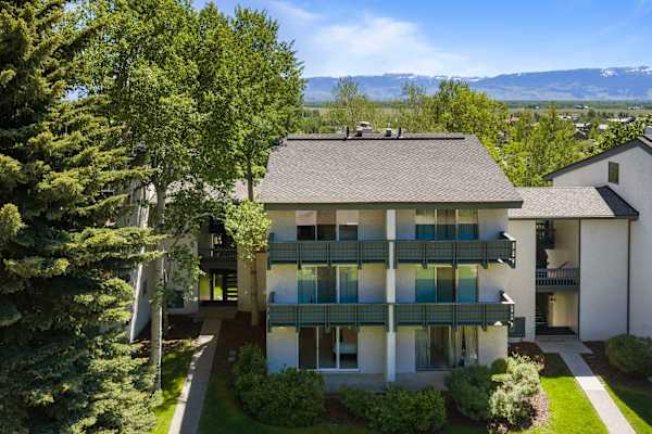 Abode at Solstice Suite, ski shuttle, hot tub, Teton Village