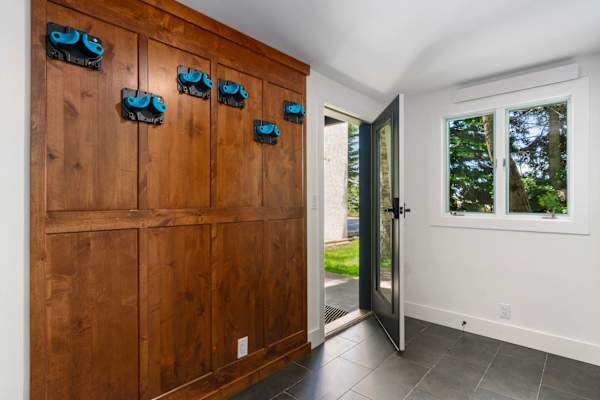 Abode at Solstice Suite, ski shuttle, hot tub, Teton Village