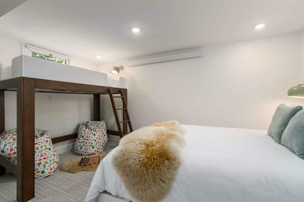 Abode at Solstice Suite, ski shuttle, hot tub, Teton Village