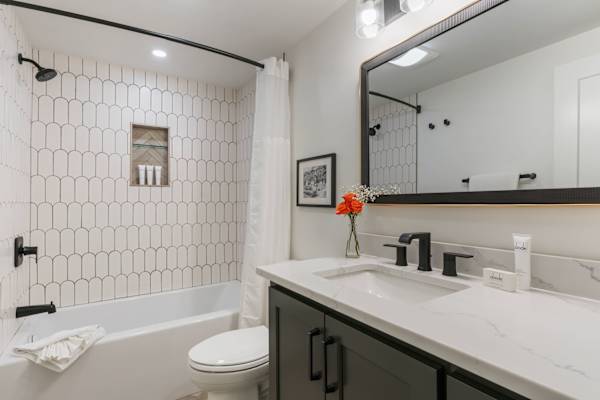 Abode at Solstice Suite, ski shuttle, hot tub, Teton Village