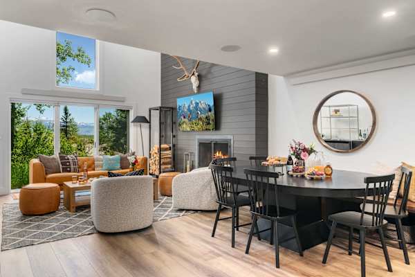 Abode at Solstice Suite, ski shuttle, hot tub, Teton Village