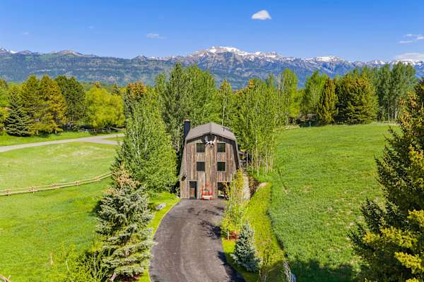 Abode at Luxe Barnhouse, Teton views, private hot tub, upscale interior