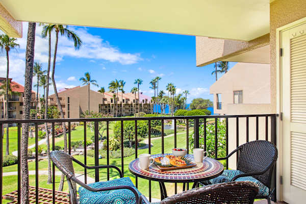 Relax on the balcony with a great garden and ocean views