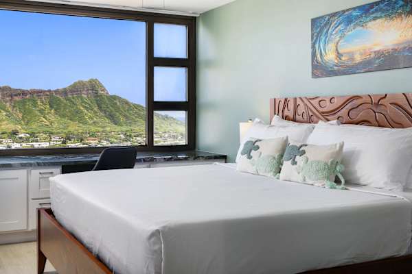 Enjoy the beautiful Diamond Head view from your king bedroom.