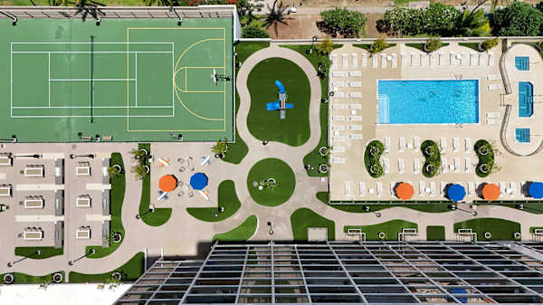 Waikiki Banyan's recreation deck