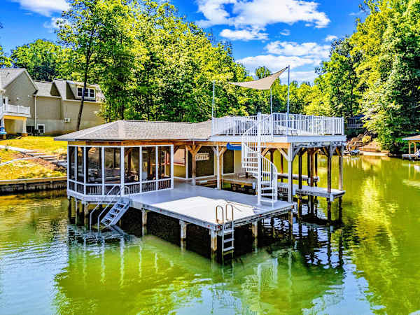 Boathouse - Two levels of lakefront lounging, with a swim platform off the dock for easy in and out all day.