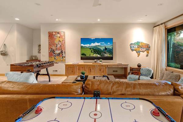 Abode at Sleeping Indian, Jackson Hole, 5 suites