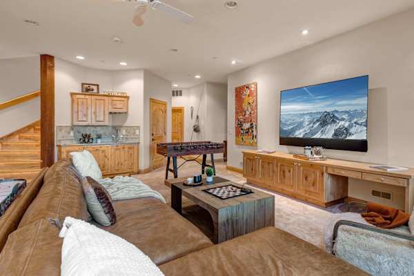 Abode at Sleeping Indian, Jackson Hole, 5 suites