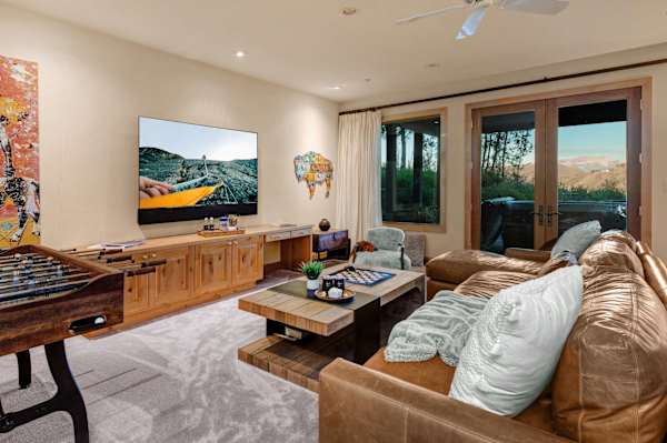 Abode at Sleeping Indian, Jackson Hole, 5 suites