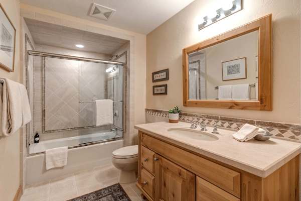 Abode at Sleeping Indian, Jackson Hole, 5 suites