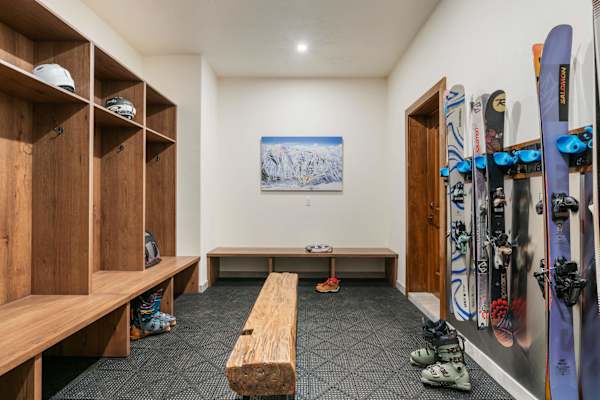 Abode at Sleeping Indian, Jackson Hole, 5 suites