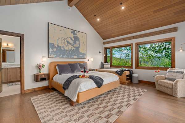 Abode at Sleeping Indian, Jackson Hole, 5 suites