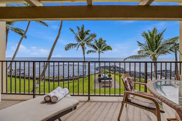 Front Row Seats To Hawaii's Stunning Coastline