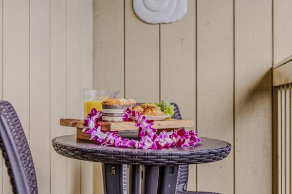 Fresh Fruit And Local Flavors Al Fresco Style