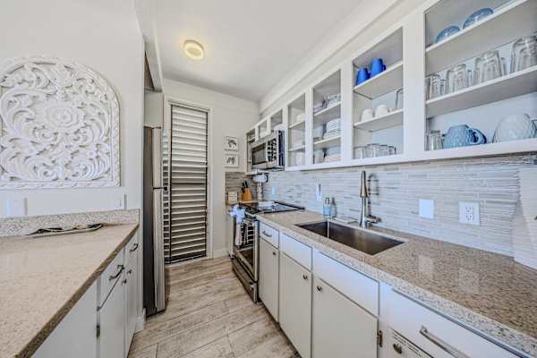 Modern Kitchen With Coastal Style