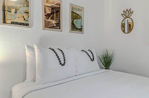 Minimalist Bedroom For Peaceful Nights