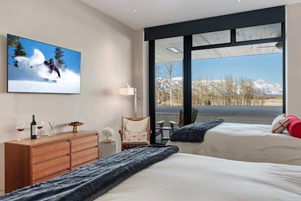 Abode at The Dragonfly Lodge, private pool, stunning Teton views